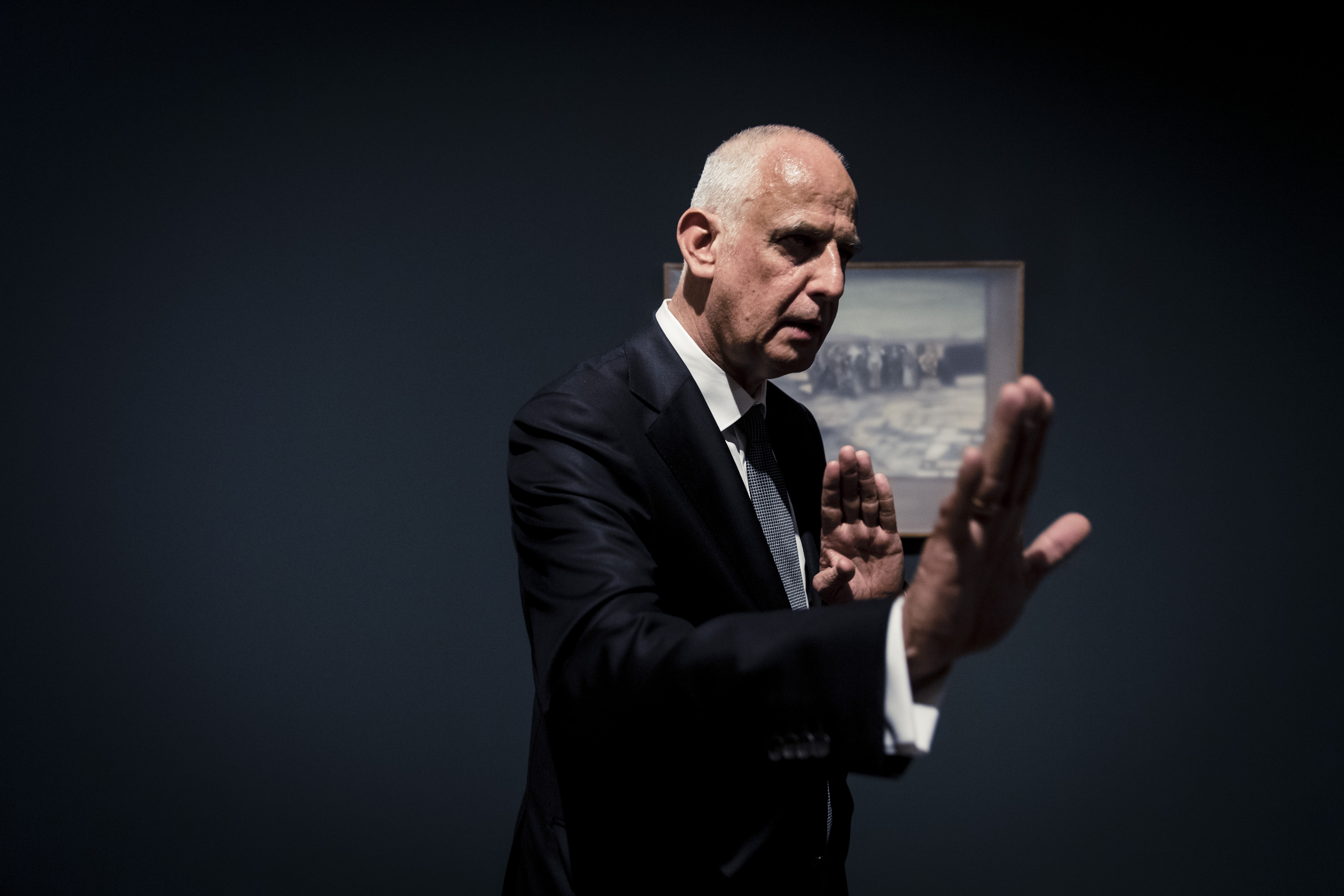 ©frederikbeyens_luc_handen-01  |  © Frederik Beyens 2025