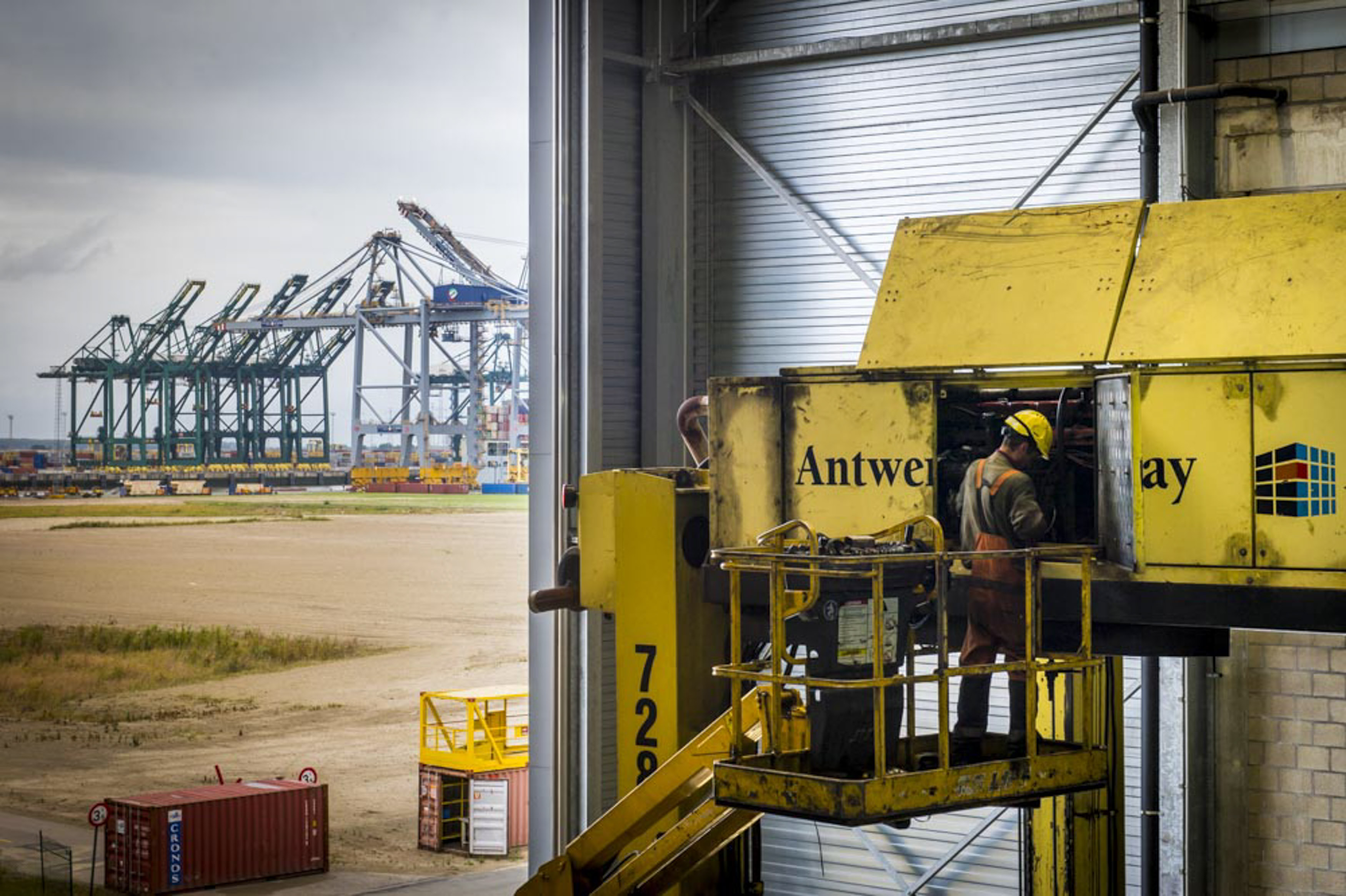 ©frederikbeyens_website_september_2017-02  |  © Frederik Beyens 2025