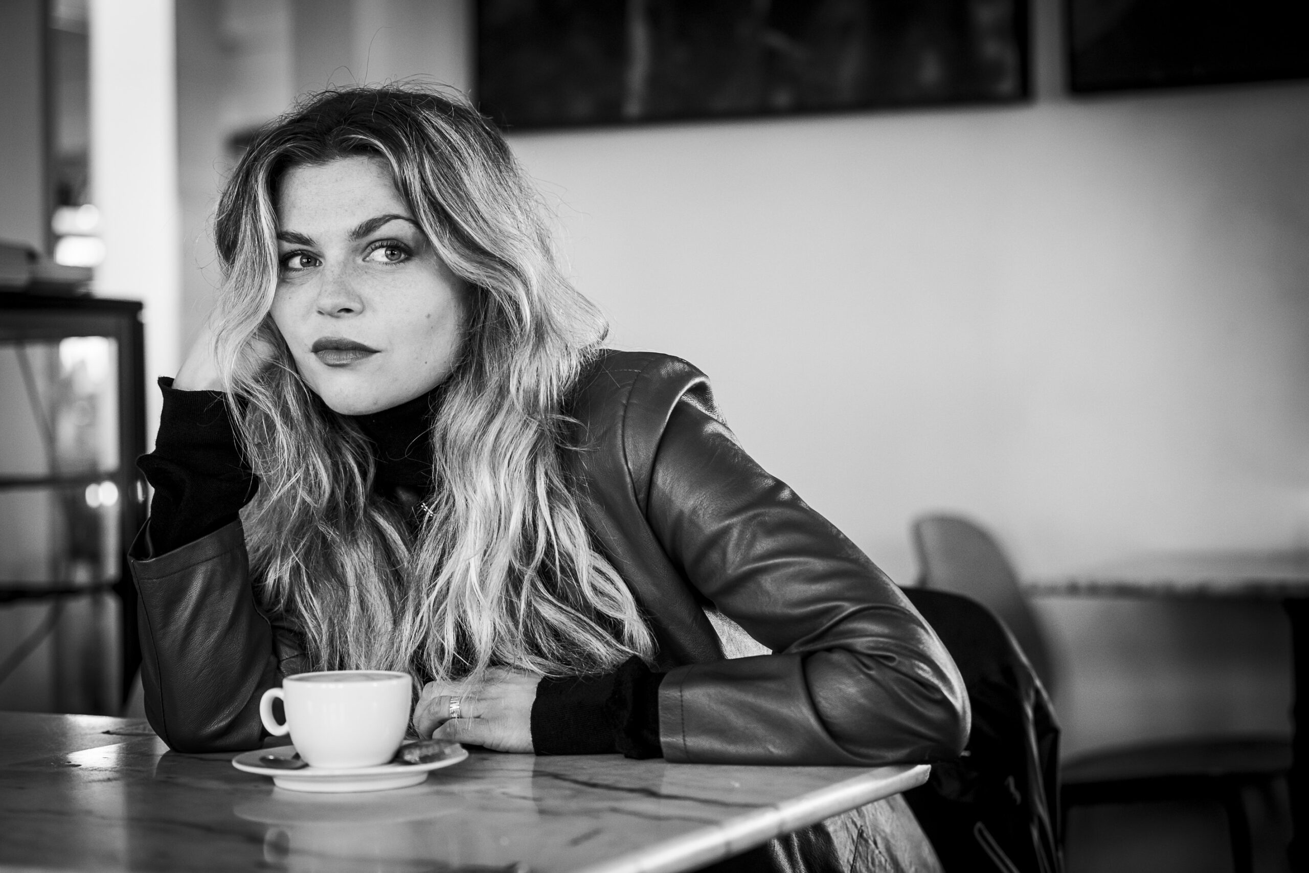 Billie Leyers (Bornem, 12 oktober 1994) is een Belgische singer-songwriter. Ze is een dochter van Jan Leyers. Zussen Dorien, Ella & Olga.  |  © Frederik Beyens 2025